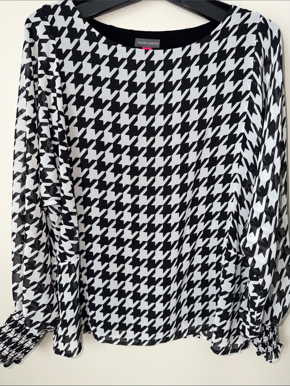 Vince Camuto Black & White Houndstooth Long Sleeve Top